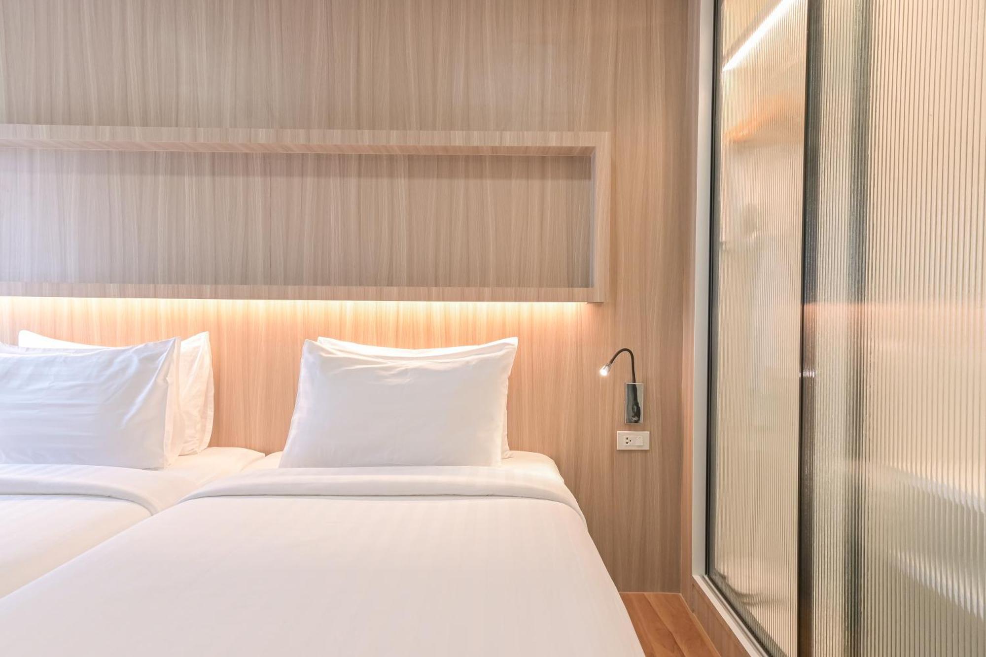 Shewin De Bangkok Hotel Exterior photo
